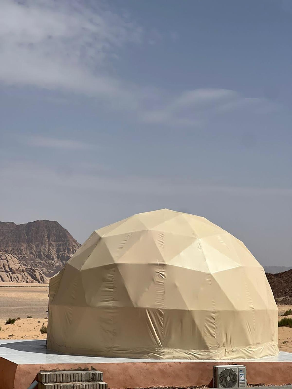 Rum Moon Luxury Camp Wadi Rum Buitenkant foto