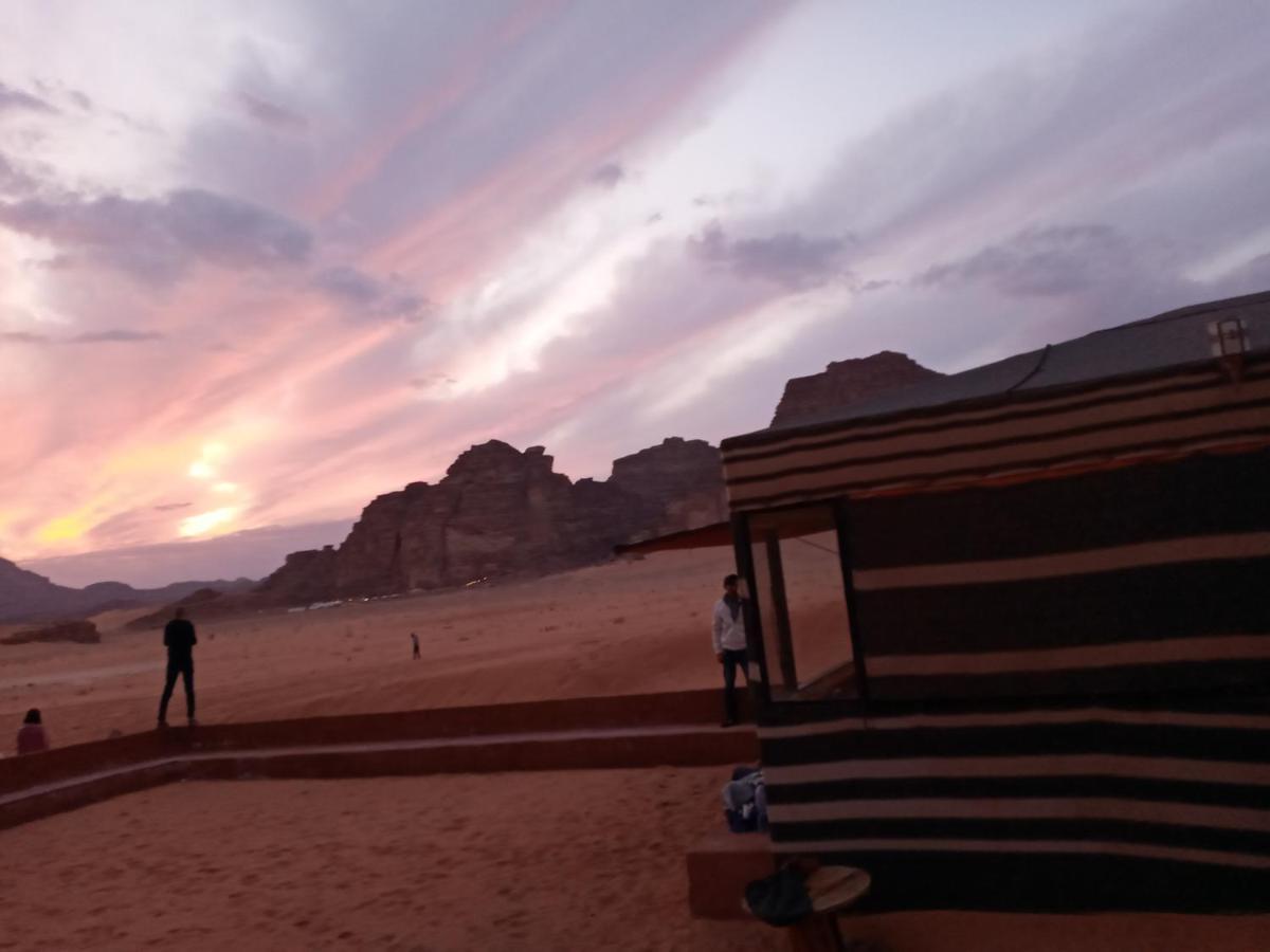 Rum Moon Luxury Camp Wadi Rum Buitenkant foto