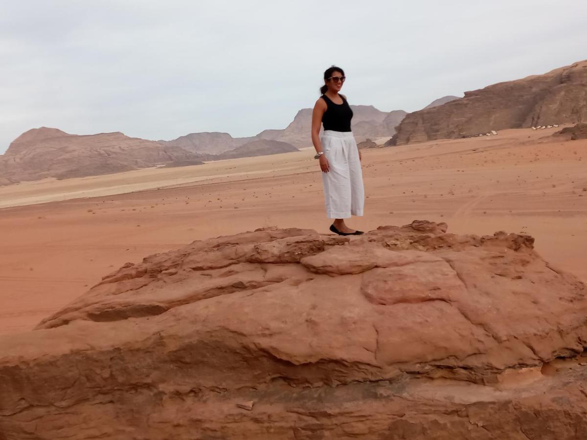 Rum Moon Luxury Camp Wadi Rum Buitenkant foto