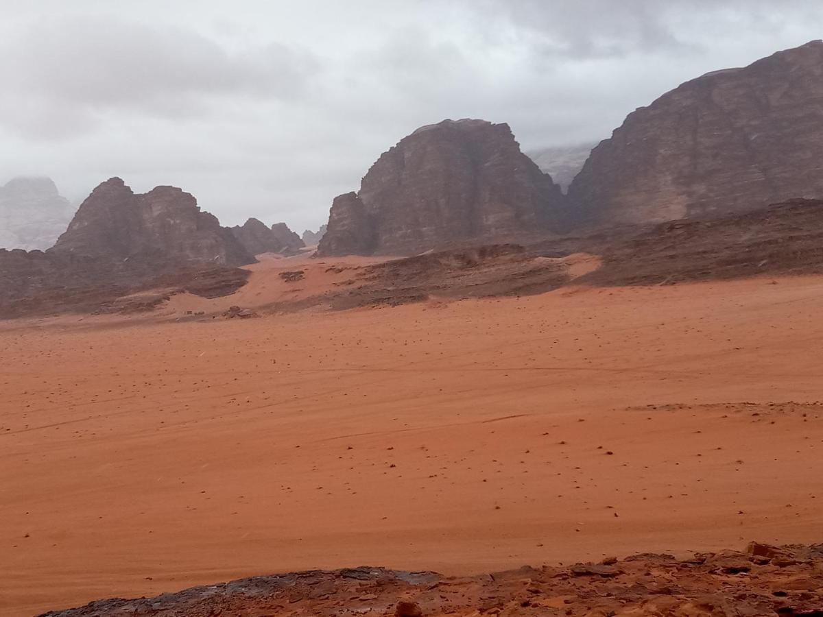 Rum Moon Luxury Camp Wadi Rum Buitenkant foto
